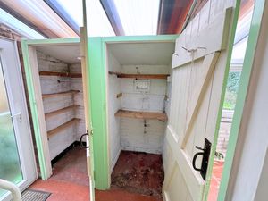 Richard Avenue- click for photo gallery